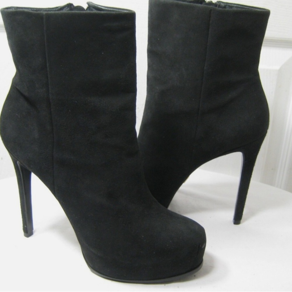 Pour La Victoire Bardot Black Suede Platform Heel Booties